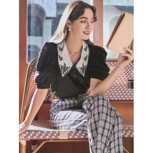 Retro Embroidered Flat Collar Puff Sleeve Blouse